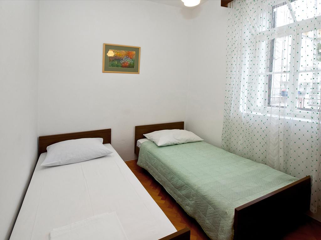 Apartments Dr. Vlasic Podstrana Rum bild