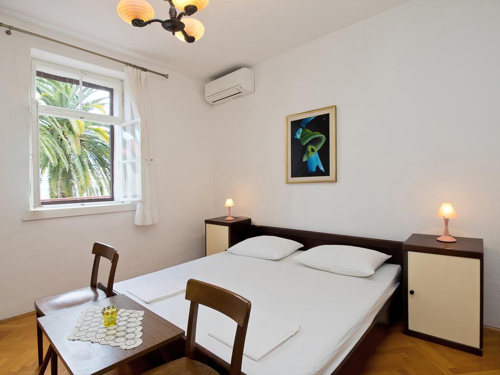 Apartments Dr. Vlasic Podstrana Rum bild